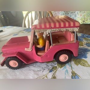 ‘60s Pink Metal Working Jeep